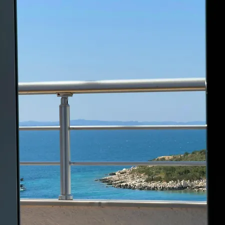 Marina Seaside Apartment Sarande