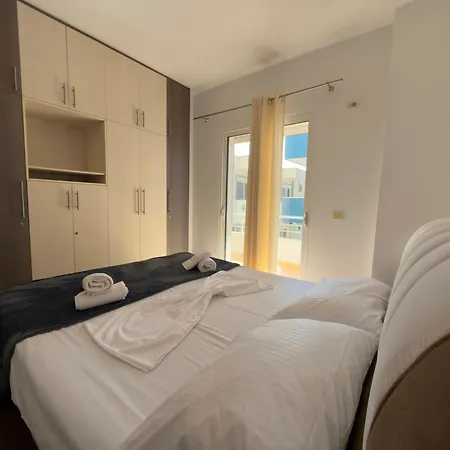 Marina Seaside Apartment *