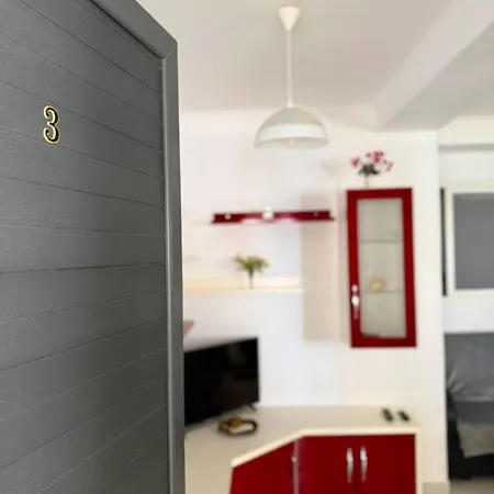 Marina Seaside Apartment *